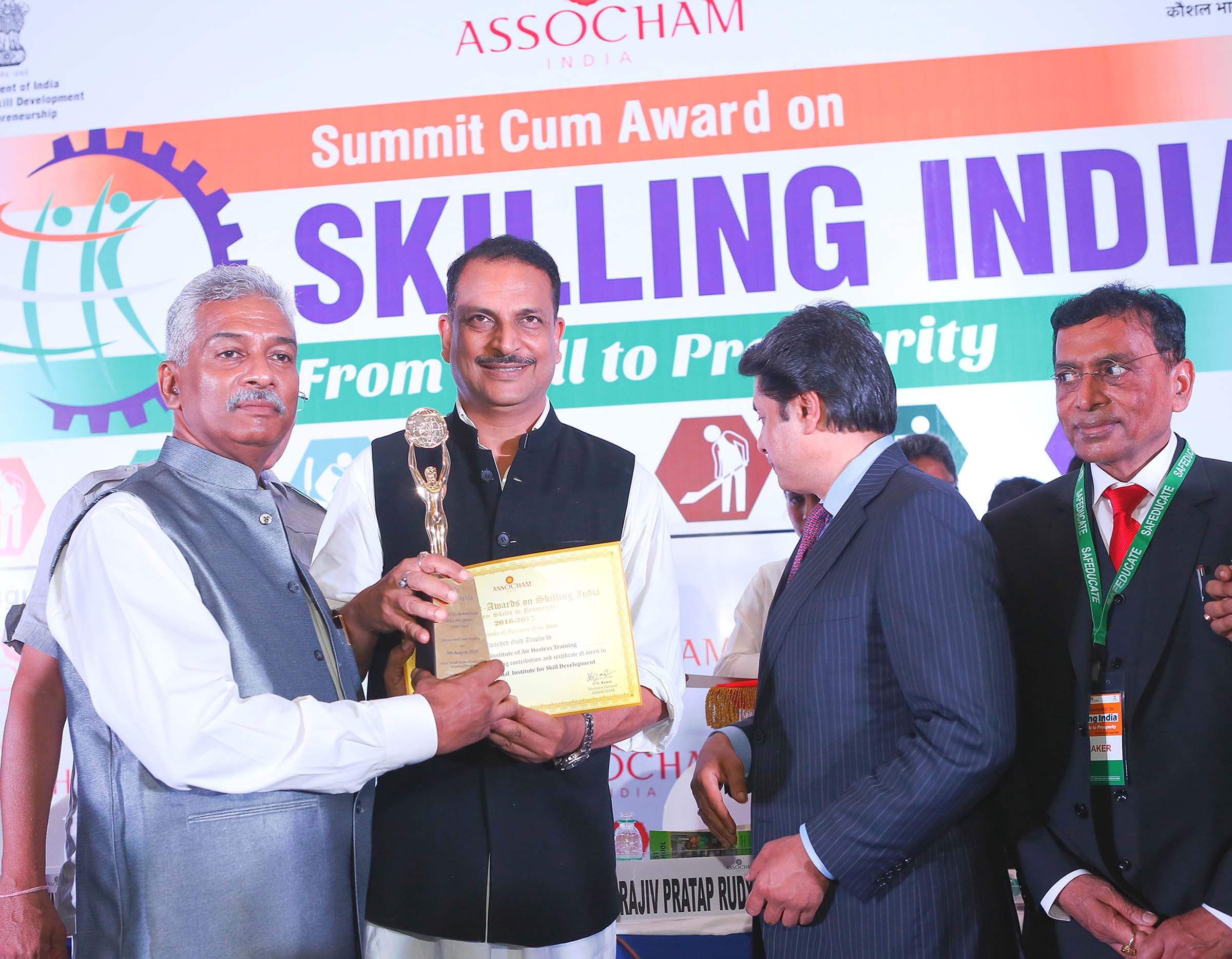 Frankfinn receives the Gold Award for “Best Higher Vocational Institute for Skill Development”– 2017 at the ASSOCHAM INDIA Summit 2017