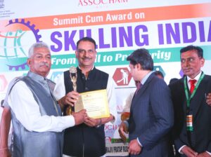 Frankfinn receives the Gold Award for “Best Higher Vocational Institute for Skill Development”– 2017 at the ASSOCHAM INDIA Summit 2017