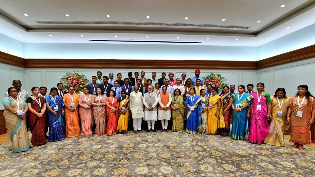 Prime Minister lauds teacher community on Teachers Day