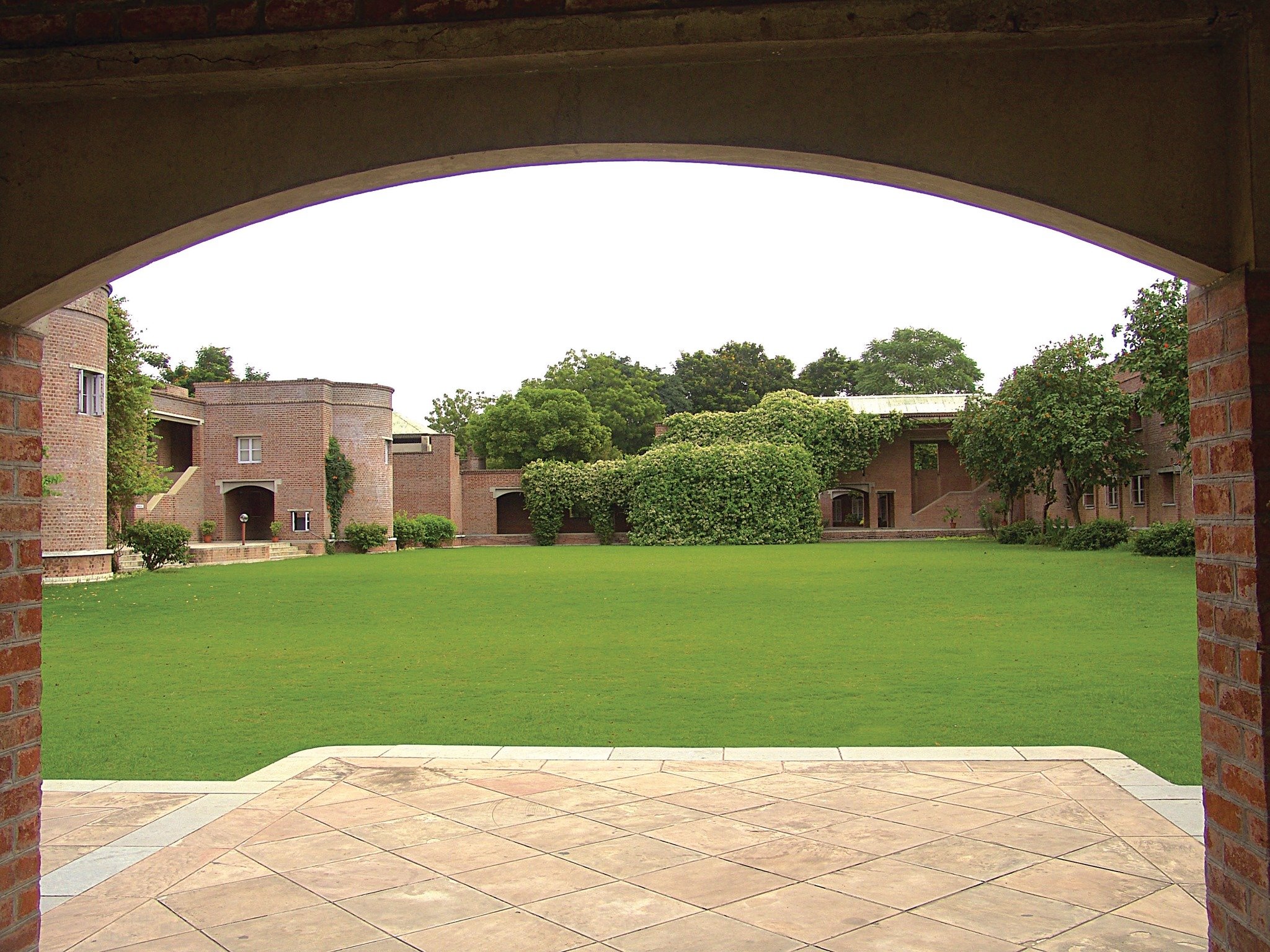 Entrepreneurship Development Institute of India Ahmedabad invites applications for faculty posts