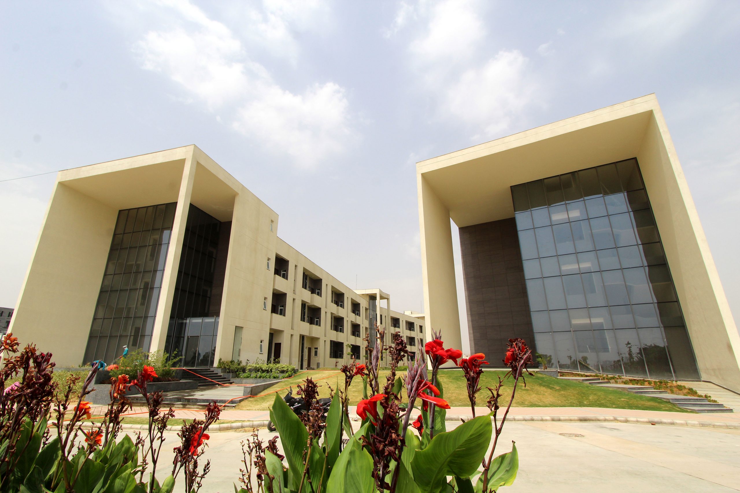 Eight Private Universities Recruiting Faculty Posts ! Apply Now