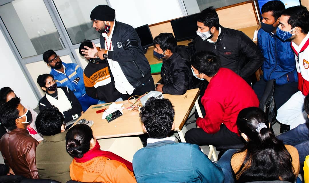 More than Twenty Private Universities recruiting Faculty Posts ! Discover the List