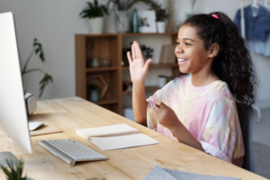 Customizable Project-Based Learning: Bridging Theory and Practice in Education 